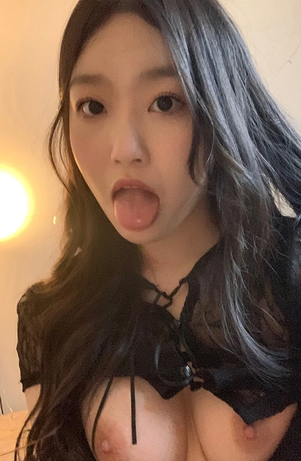 清纯系反差网红@yumi_03 尺度视图合集2